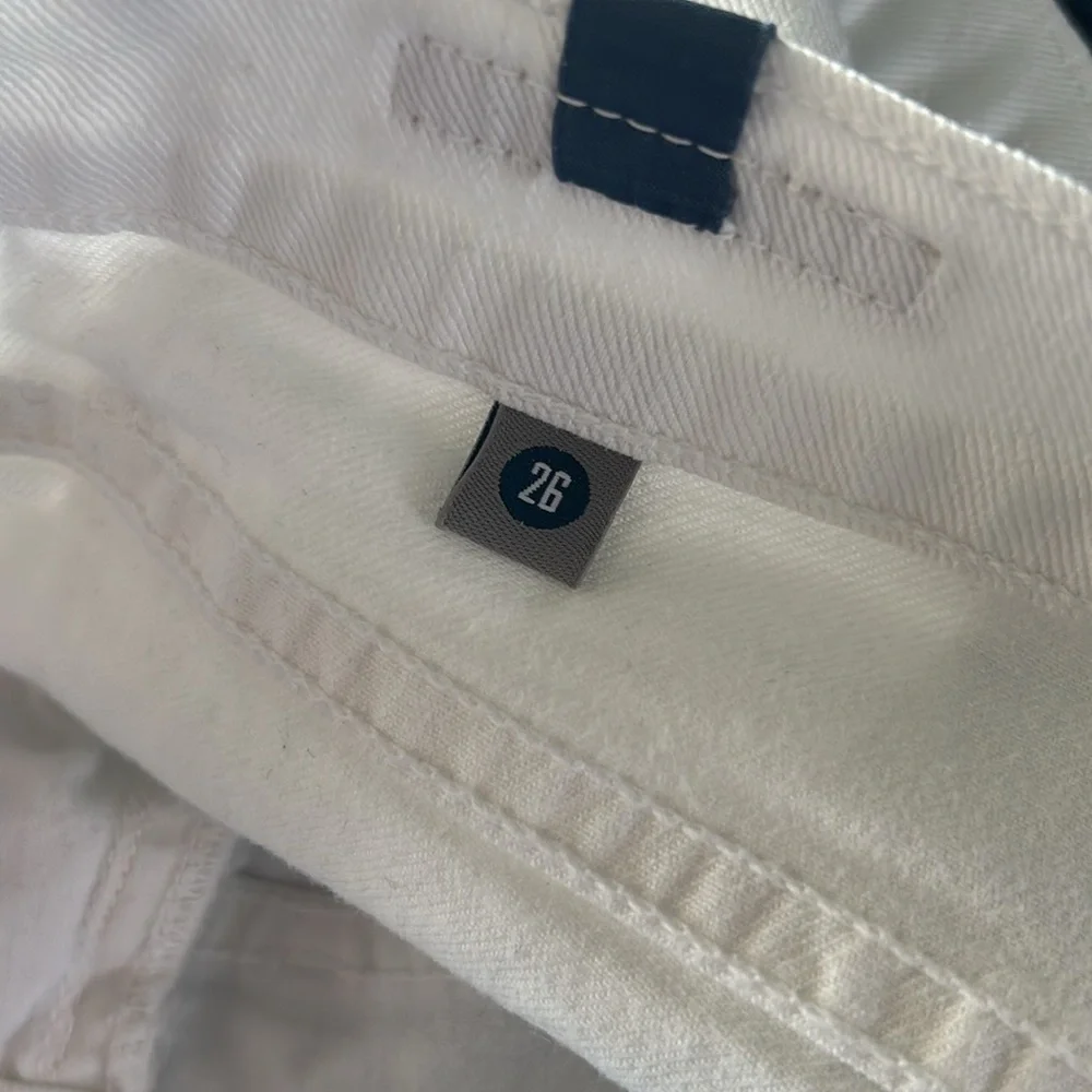 COH Ava low rise straight leg jeans in white size 26 long tall